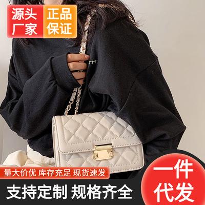 Internet-Berühmtheit Kettentasche Damen 2025 beliebt neue trendige Mode vielseitige Umhängetasche hochwertig ausländischer Stil Schulter kleine quadratische Tasche