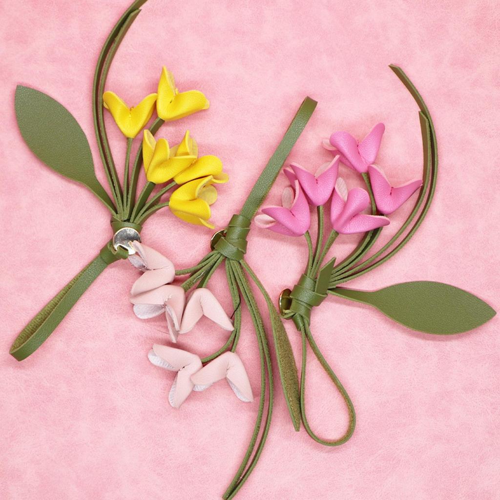 Stylish PU Leather Keychain Pendant Realistic Artificial Osmanthus Flower Design for Bags Backpacks and Accessories