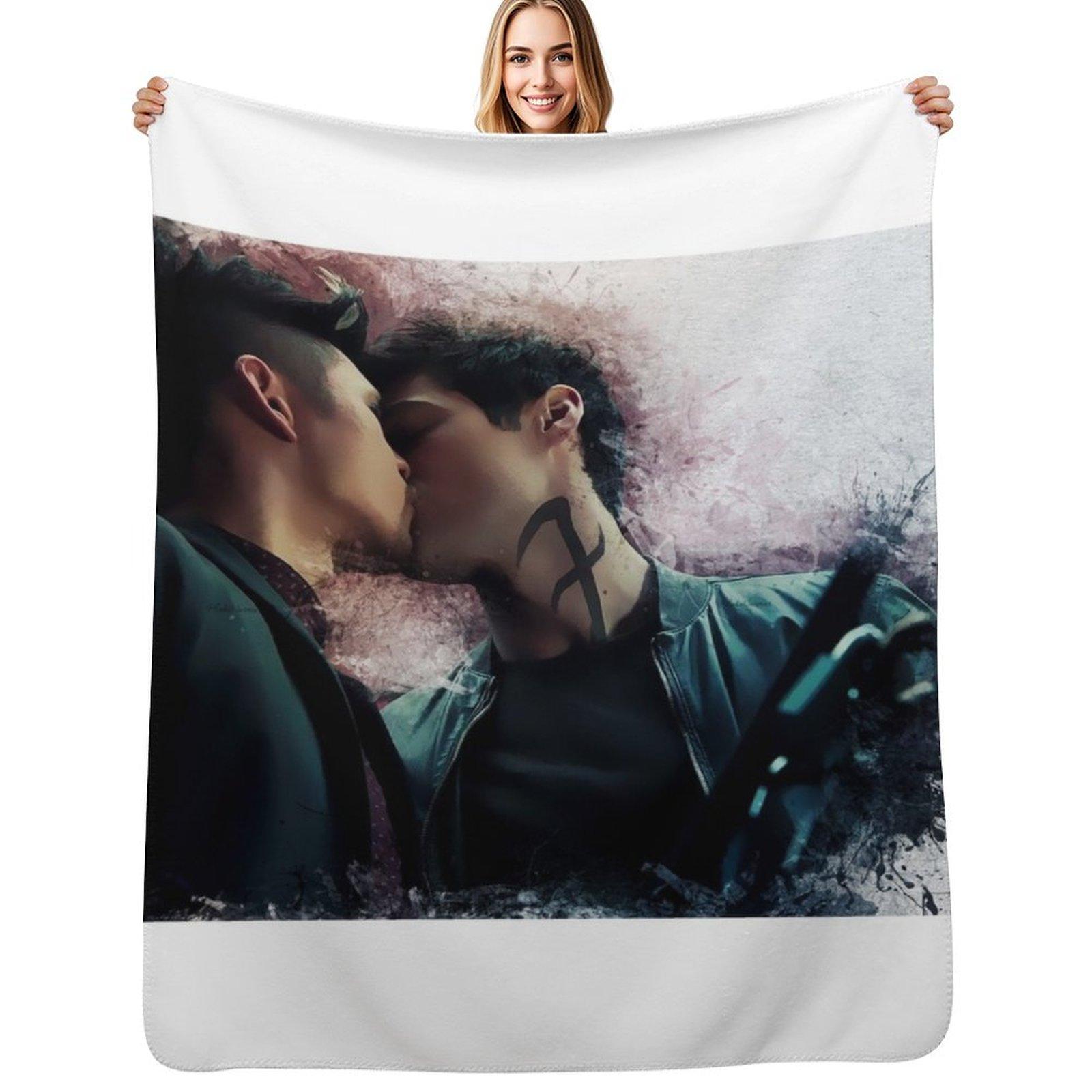 Malec Aku Kamu Tape Throw Blanket All Season Lightweight Soft Blanket for Bed Size: 75*100cm, Weight: 230 GSM