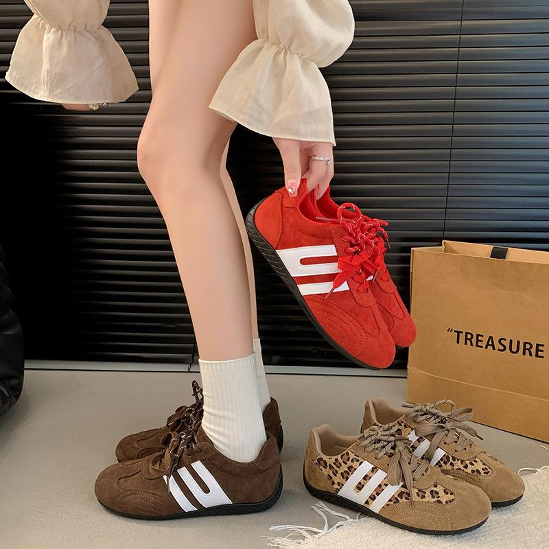 Forrest Gump Schuhe Damen Sportschuhe mit weicher Sohle 2025 Frühling und Herbst dünnes Mesh atmungsaktive kleine weiße Schuhe Retro deutsches Training