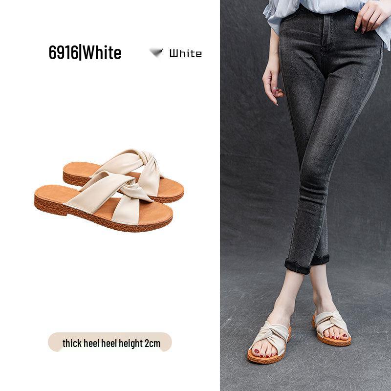 2025 Špičkové dámské módní sandály z pravé kůže - Všestranná plochá plážová obuv