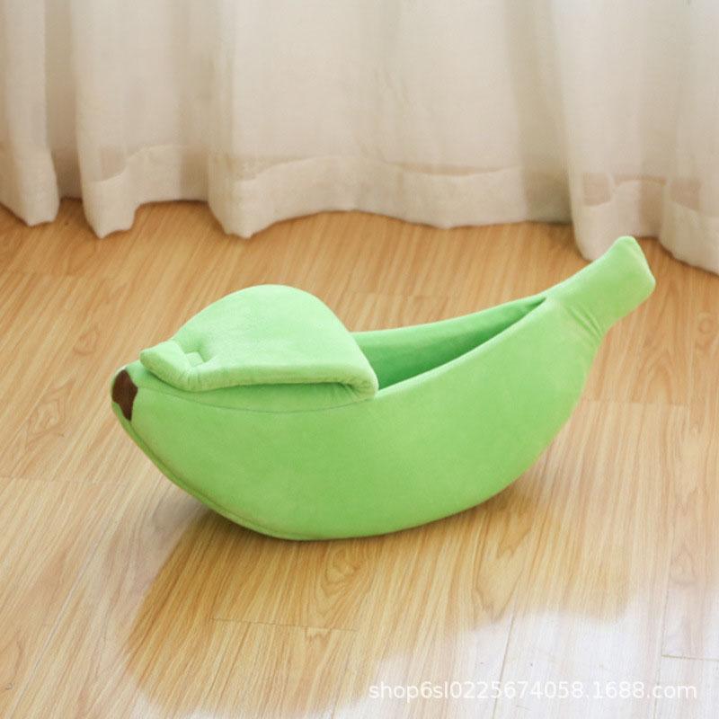 Kittens, squirrels and other small pets' banana nest for winter warmth, semi enclosed pet nest