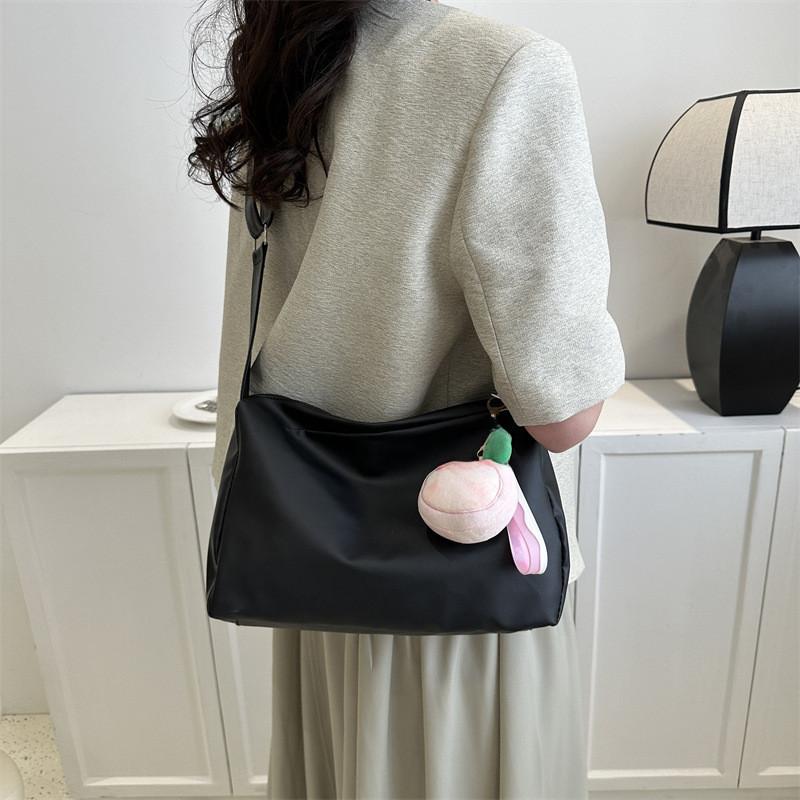 Fashionable Street Style Large Capacity Shoulder Crossbody Bag For Women 2023 Summer Cute Charm Square Bag