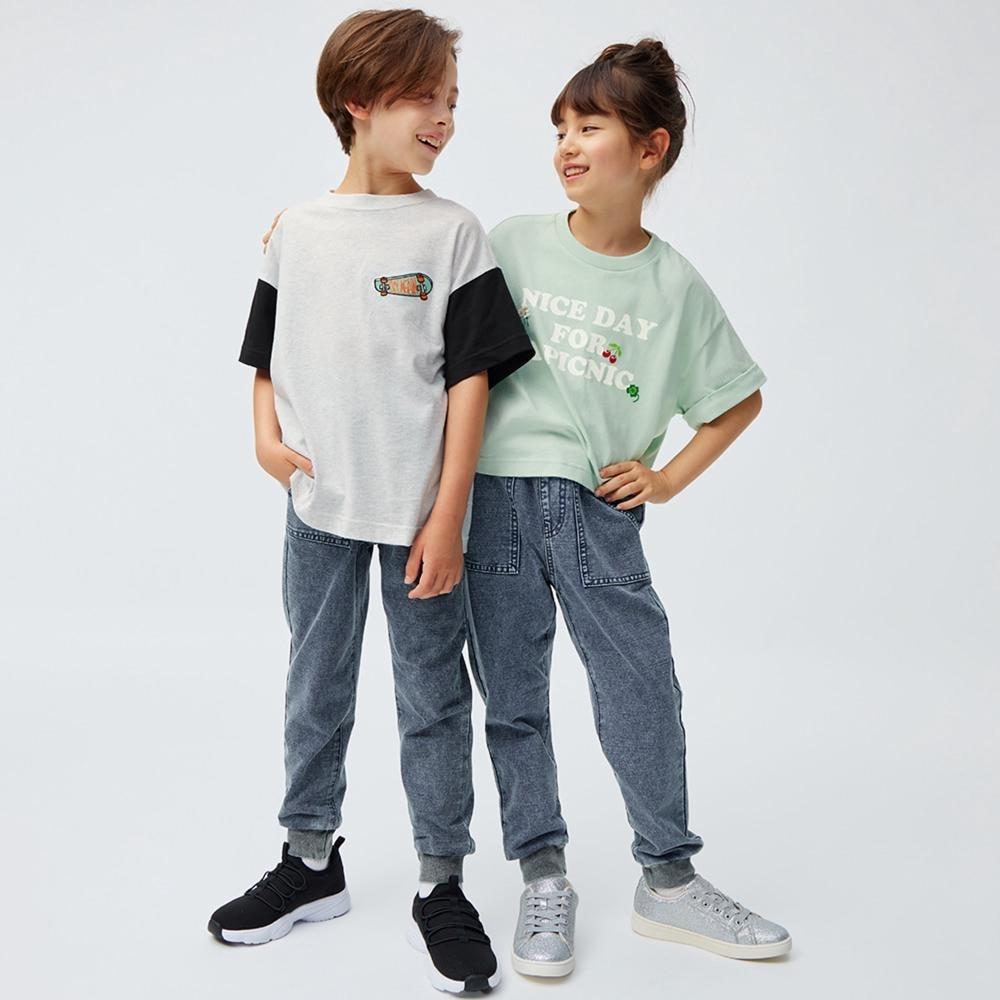 

Брюки-джоггеры унисекс цвета индиго GU KIDS покроя и шитья
