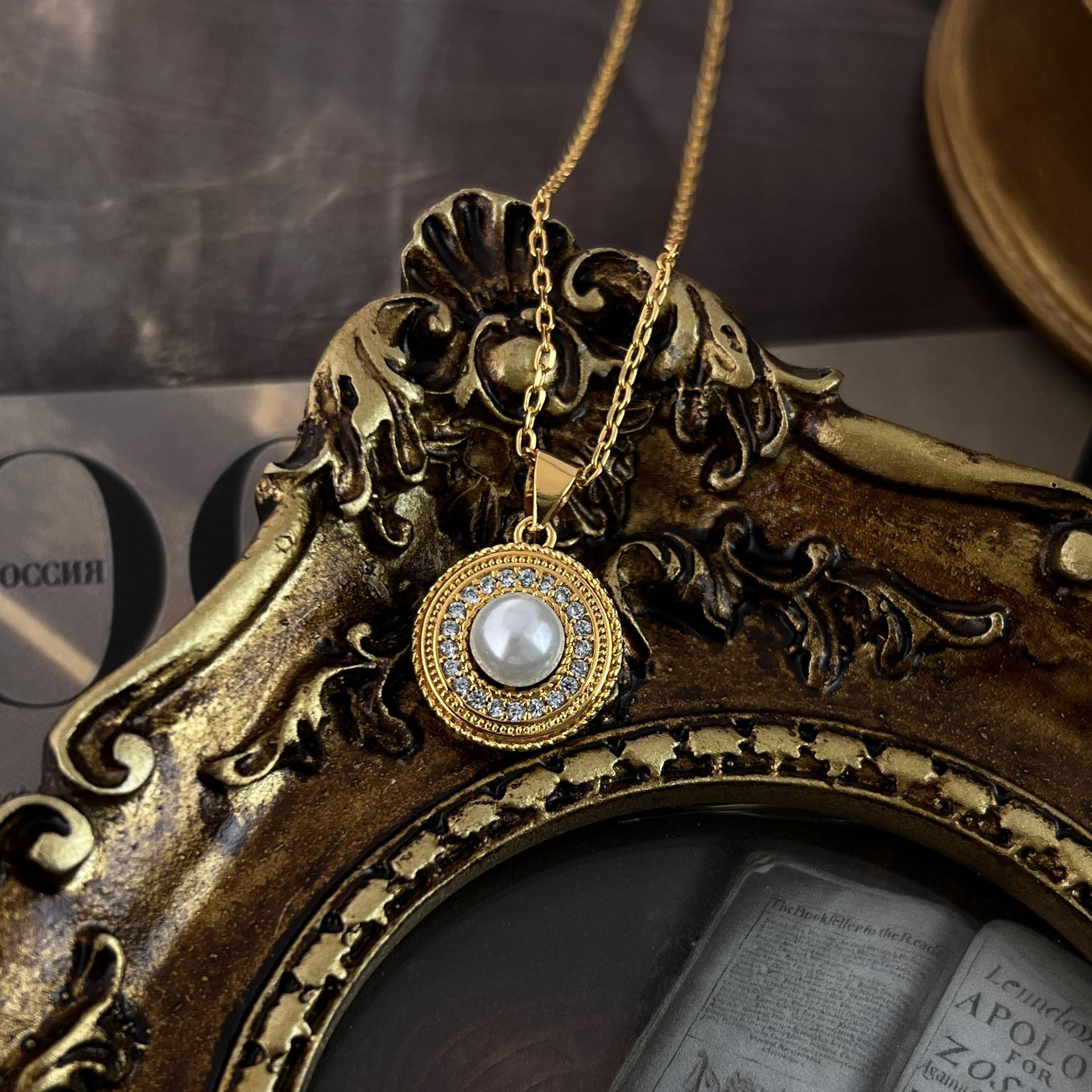 

Новое Оригинальный Дизайн Высококлассный И Нежный Стиль Жемчужное Ожерелье Круглый Ретро Подвеска Женские Шармы Ювелирные Изделия Для Женщин Подарок 45cm