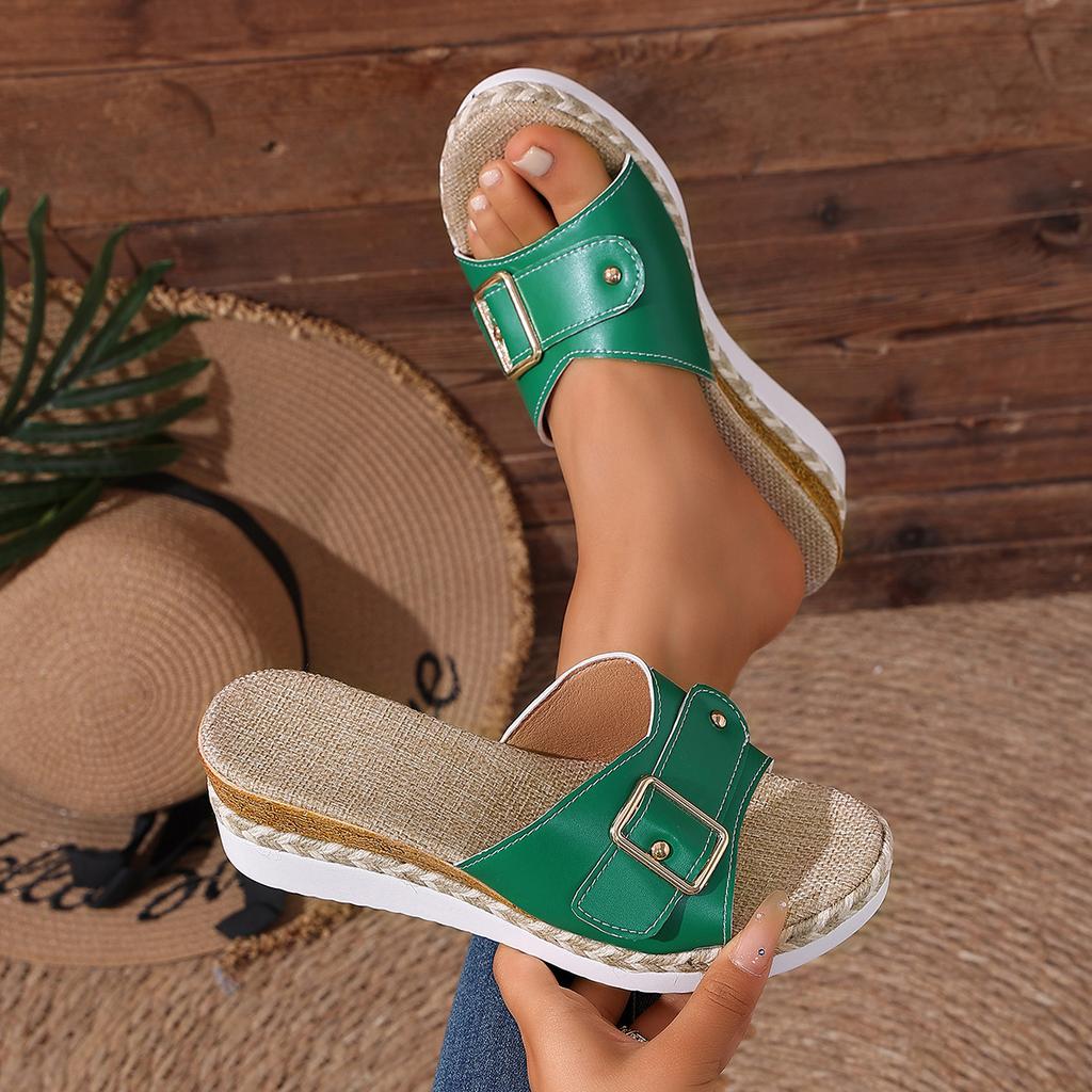 Large Size Shoes with Platform Heels and Thick Soles. New Style Casual Beach Flip-flops.