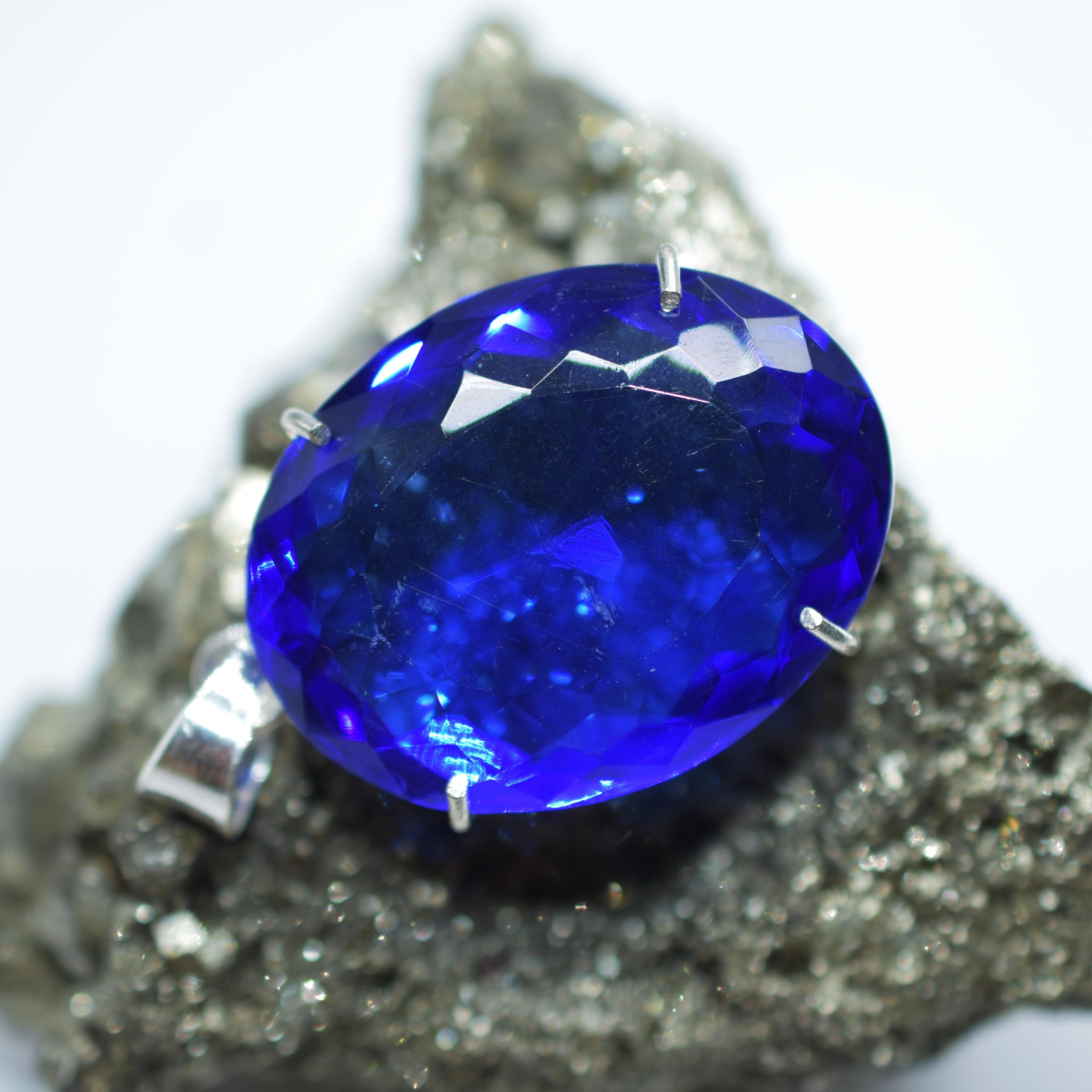 

Natural Blue Topaz 123.4 Sterling Silver Pendant Oval Cut 921.5 Ct Gem CERTIFIED my-341-k 47.1 mm approx синій