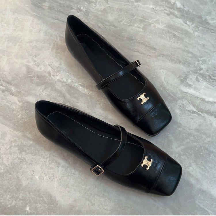 French Retro Mary Jane Shoes Shallow Mouth with Square Head Shoes Autumn 2025 New Soft Leather Flat-soled Single Shoes Women