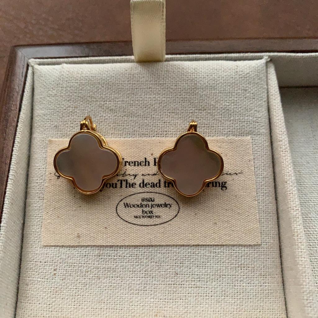 Gentle And Delicate Geometric Fritillary Stud Earrings, Niche And Versatile, Elegant And Simple, High-End Luxury Earrings, Women