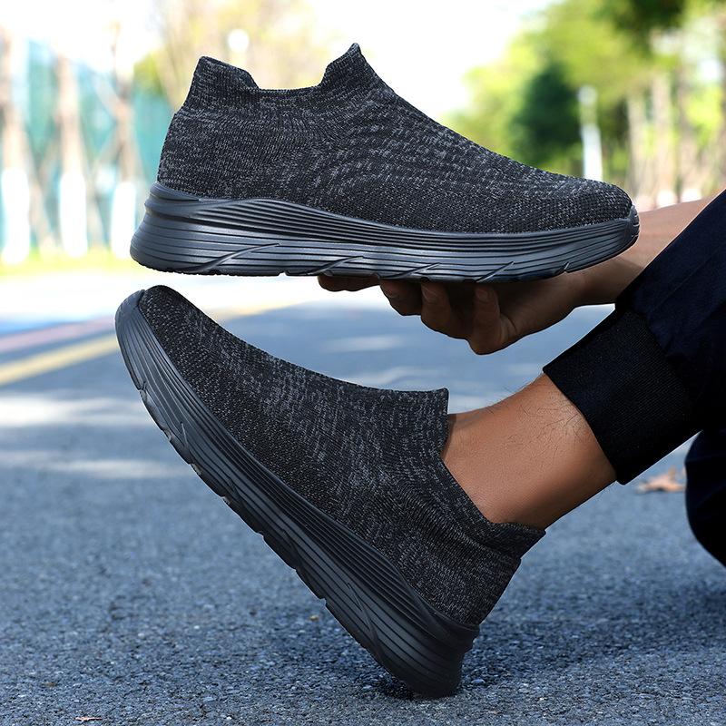 

Summer men s socks shoes running shoes spring and summer low-top foot net cloth surface light and breathable casual walking mesh shoes 39 чорний
