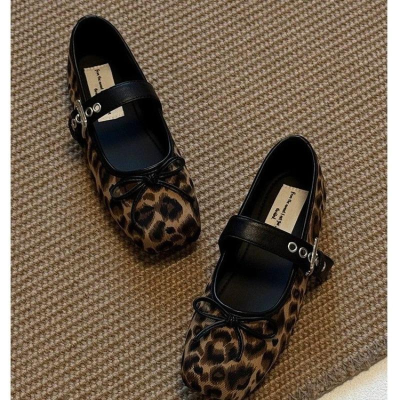 

2026 Spring New Bow Square Toe Shallow Single Shoes One Buckle Vintage Mary Jane Women s Shoes 40