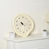 Cream Style High-end Creative Simple Wall Clock with Black Scale Decoration and Ultra Quiet Home Decoration Clock
