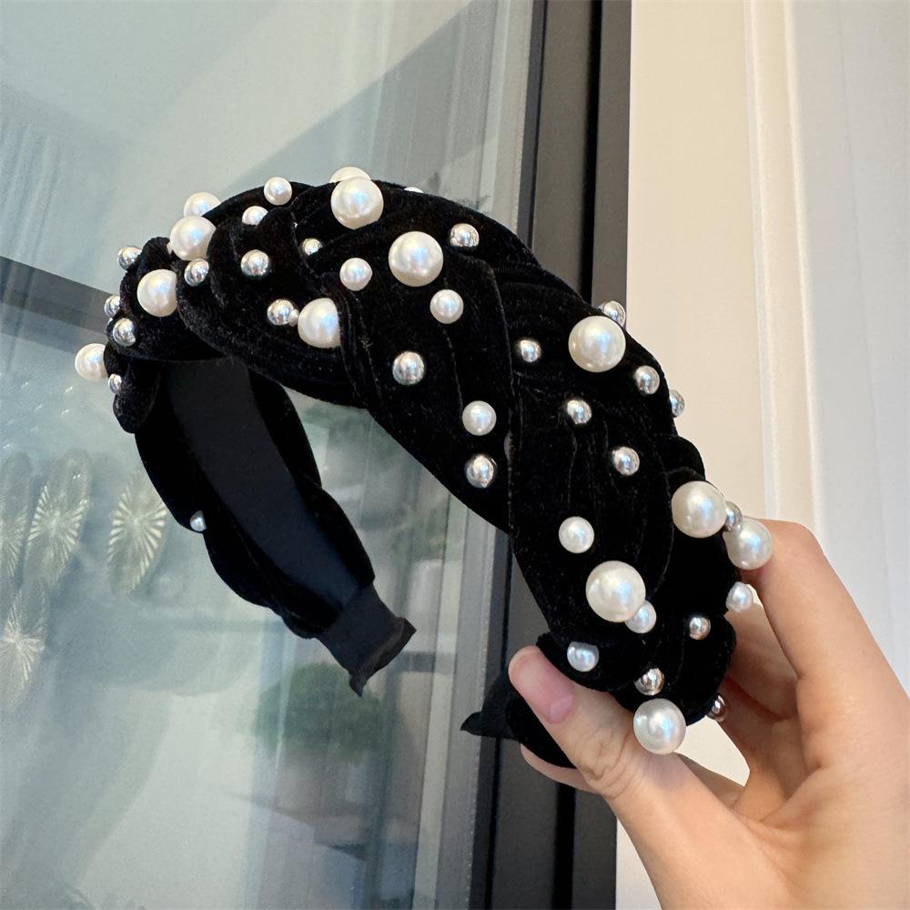Luksuriøst barokkperle- og fløyelsflettet pannebånd