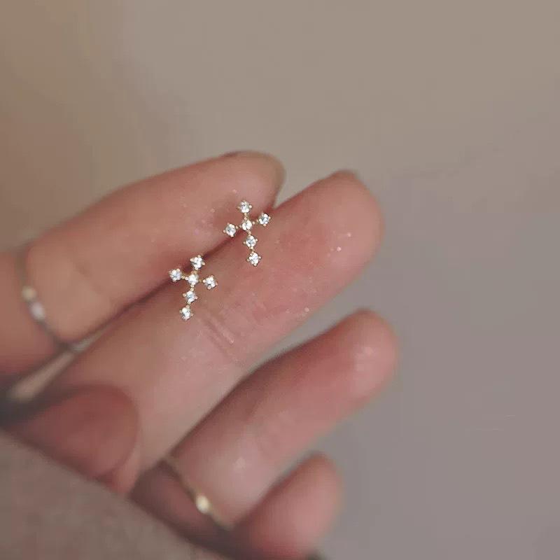

Japanese-Style 18K Gold-Plated Zircon Cross Stud Earrings, 925 Sterling Silver, Minimalist Women s Jewelry 925 Sterling Silver золотий
