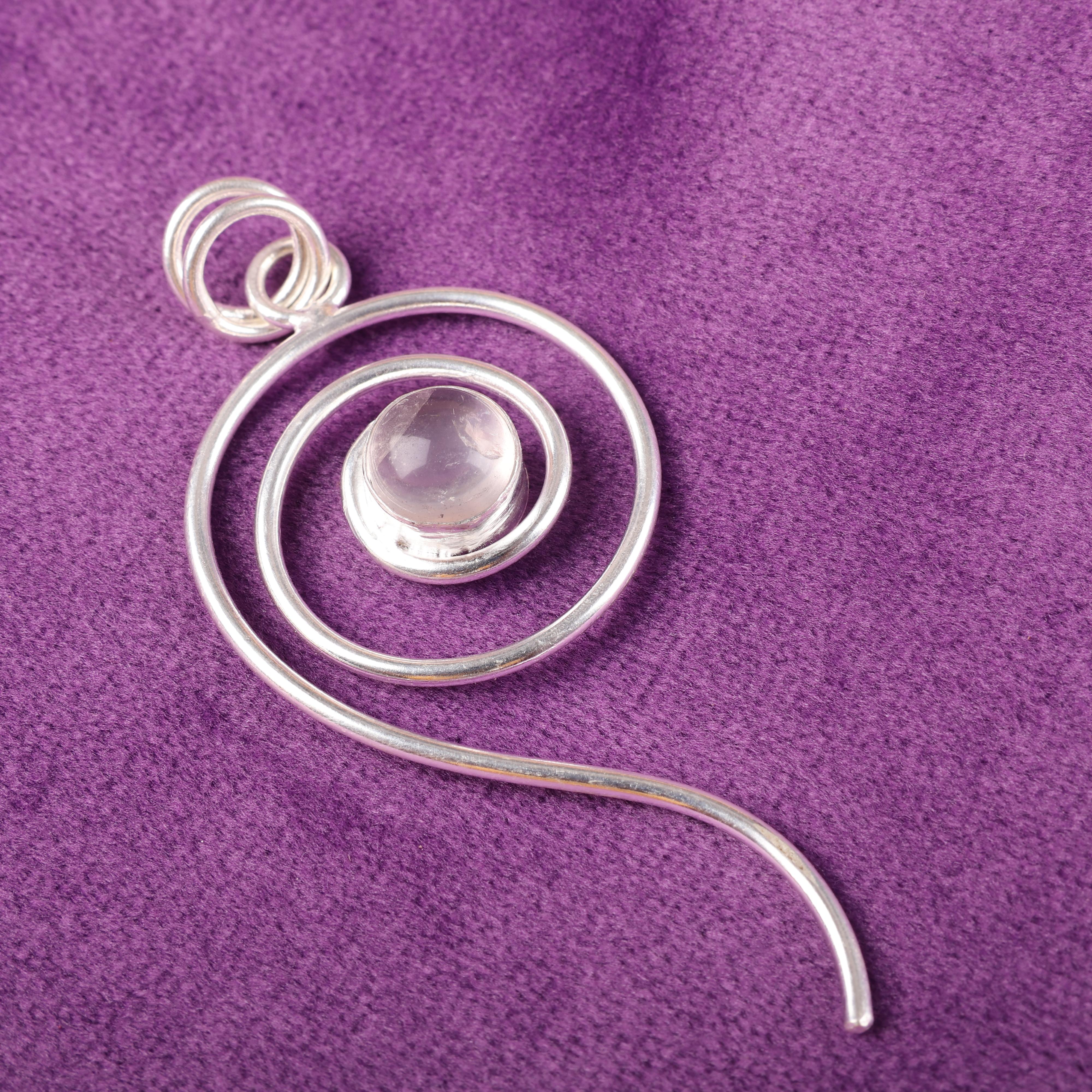 

Очаровательный кулон из розового кварца, кулон из драгоценного камня ручной работы, ювелирное изделие-кулон из стерлингового серебра 925 пробы, для подарка на помолвку 2.57 Inches розовый