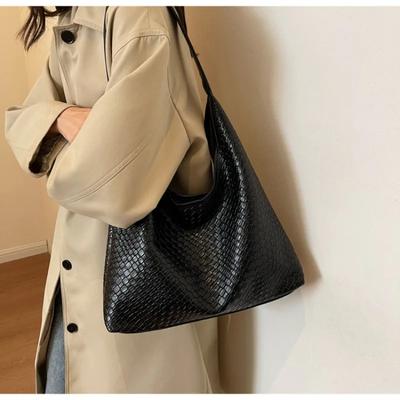 High-end Large-capacity Commuter Dumpling Bag Woven Shoulder Bag for Women  Korean Version Retro Armpit Bag Designer Bag