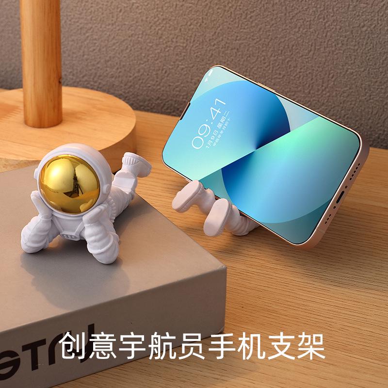 

Creative Astronaut Phone Holder & Ornament for Living Room Bulk срібний