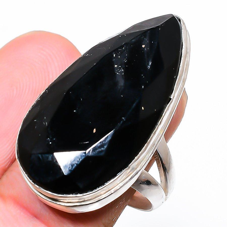 

Этническое ювелирное кольцо ручной работы с черной шпинелью и драгоценным камнем, размер 7VR-591