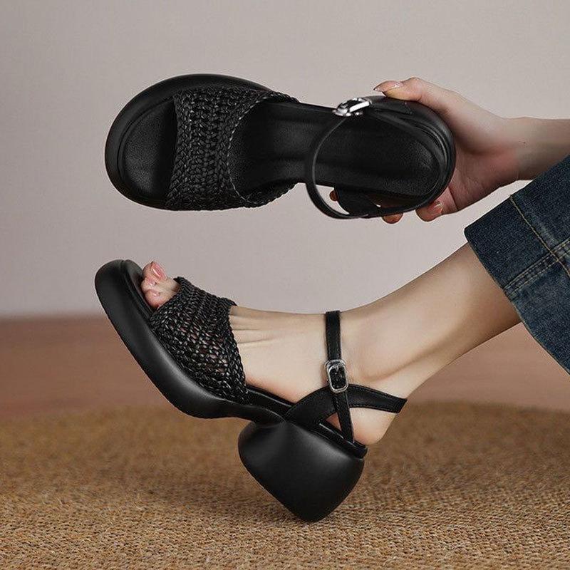 Fashion thick-heeled woven bag head sandals women's summer 2025 new versatile height-increasing casual hollow pig cage shoes