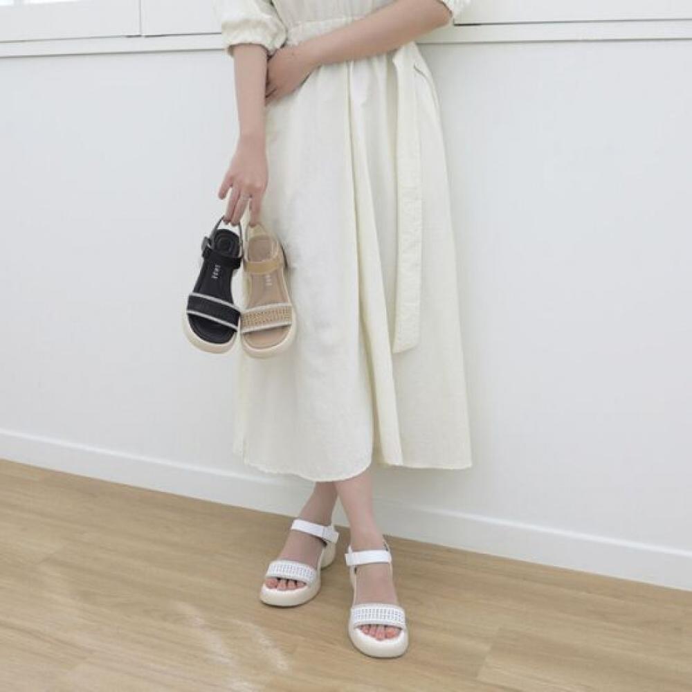 Jisyu Ladies Leather Chunky Heel Noru Kyuubik Strap Sandals