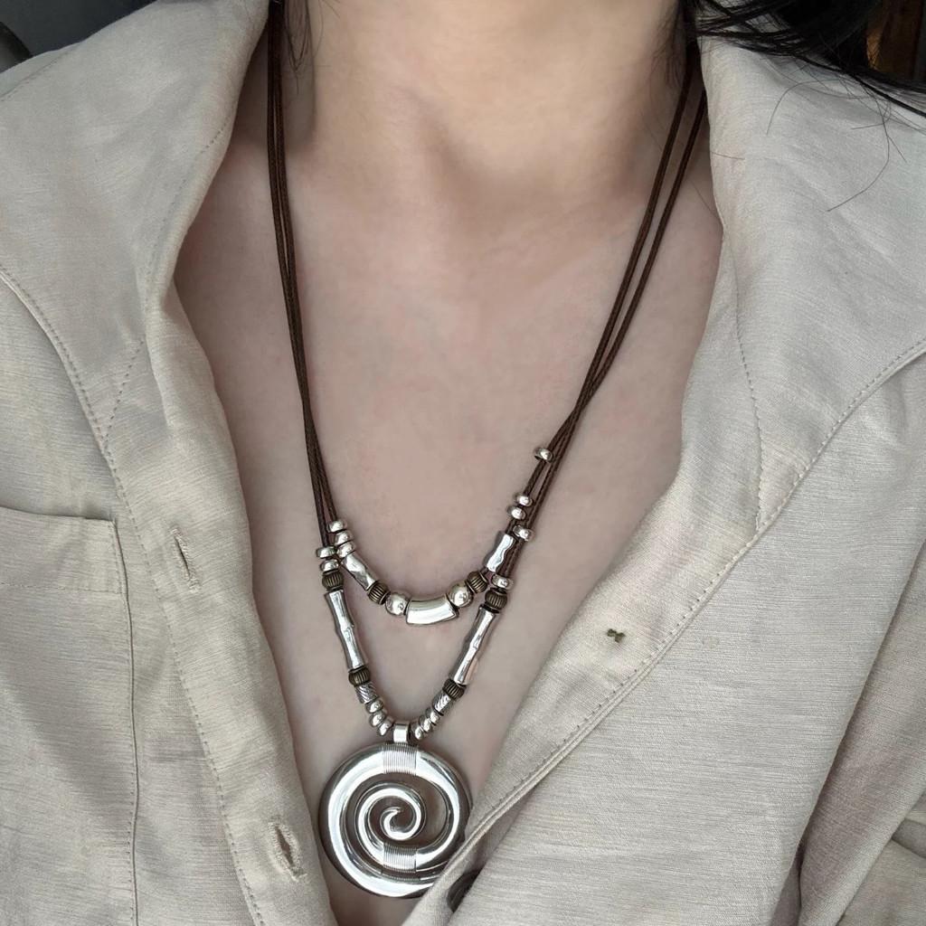 Collana con Ciondolo a Spirale Bohemien con Design Geometrico in Lega per Donne e Uomini