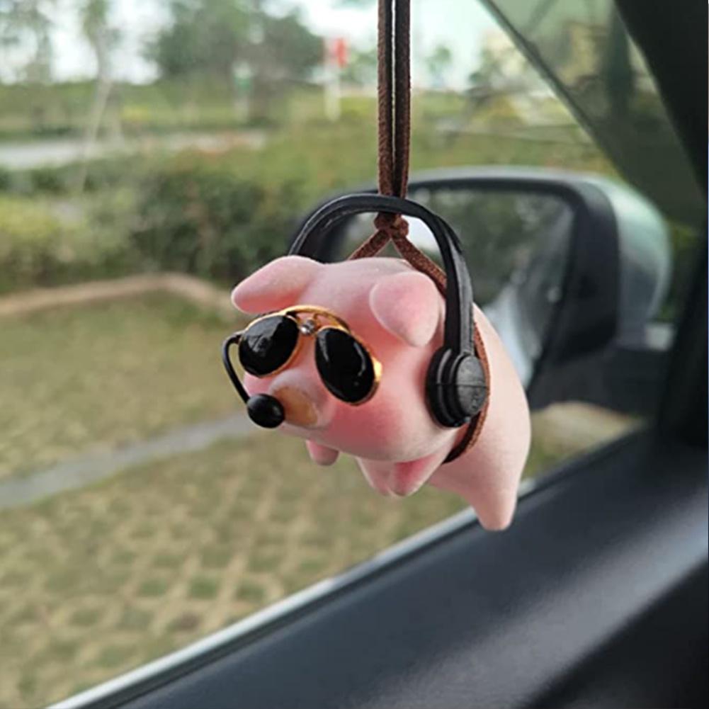 

Cute Pig Car Accessorie DJ Swing Pig Car Pendant Auto Rearview Mirror Pendants Birthday Gift Auto Decoraction Ornaments 2022 B