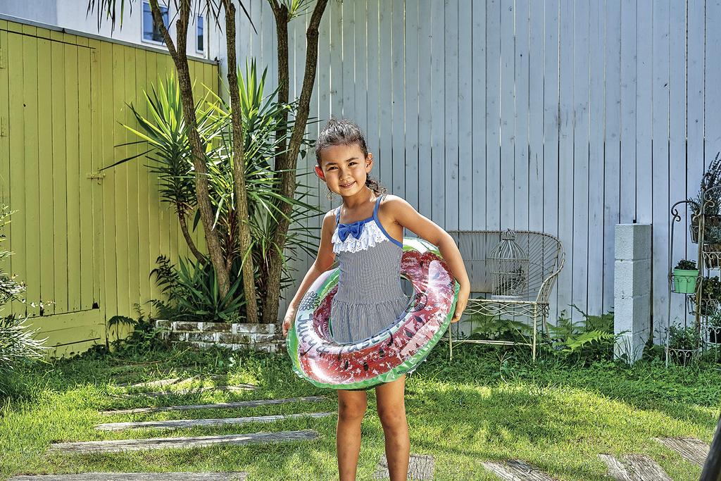 Igarashi Crayon Water Float 60cm with Rope RGB-760V