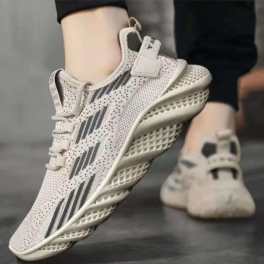 New Men's Shoes Flying Woven Mesh Sports Breathable Light Casual Sports Running Soft Sole Travel Shoes Sneakers Off White Shoes