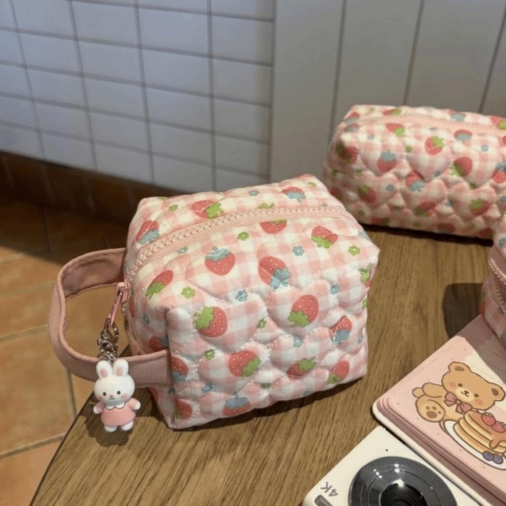 Durable Large Capacity Makeup Bag Polyester with Zipper Pencil Case Strawberry Pattern Storage Bag Makeup Storage