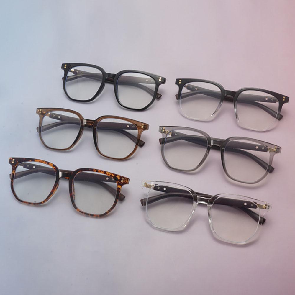 Vintage Wood Texture Sunglasses Temple Arms Square Design For Round Face Trendy Unisex Eyewear For Beach Travel And Parties