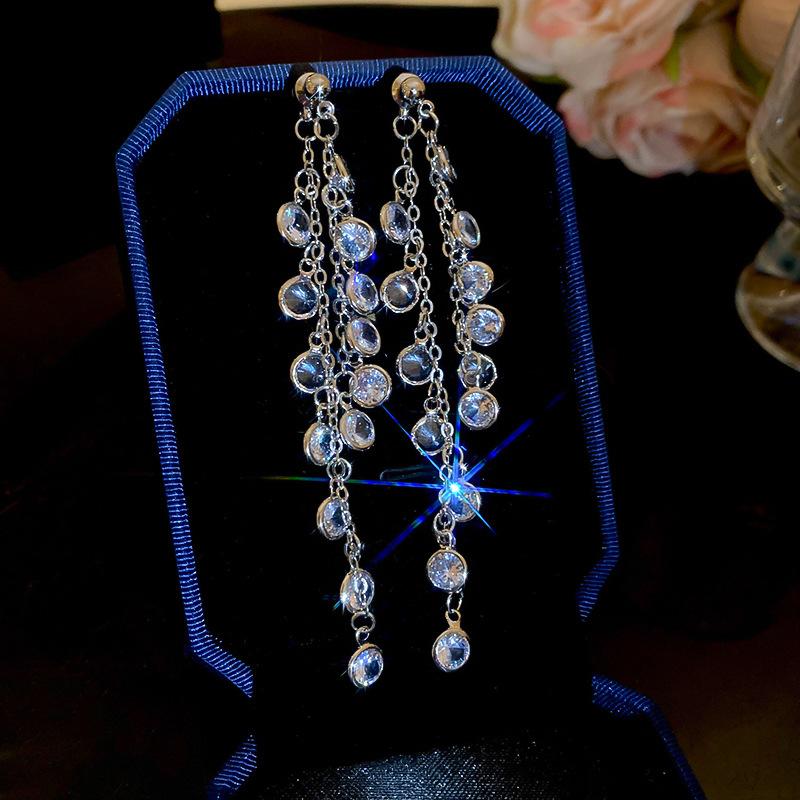 Silver needle zircon round long fringed earrings European and American temperament cold wind earrings light luxury earrings niche