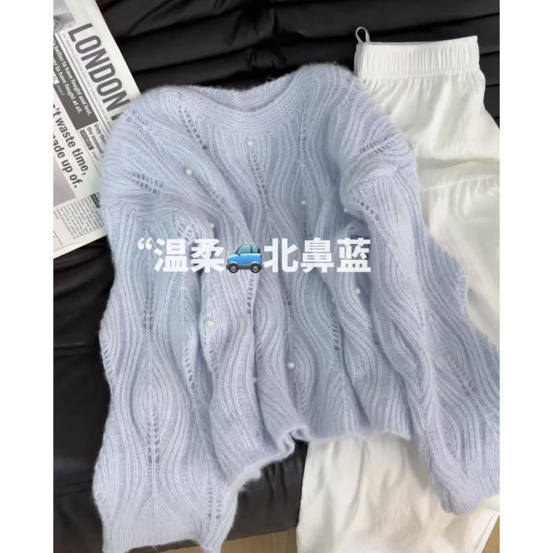 Soft waxy bead hollow sweater women's autumn and winter new loose design age-reducing knitted sweater