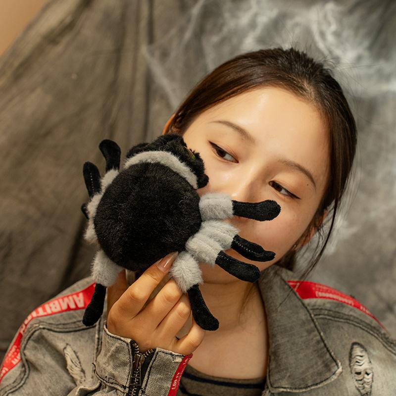 Stuffed Simulation Spider Plush Toy Soft Furry Insect Huggable Black Spider Cute Trick Props Funny Doll Great Holiday Gift