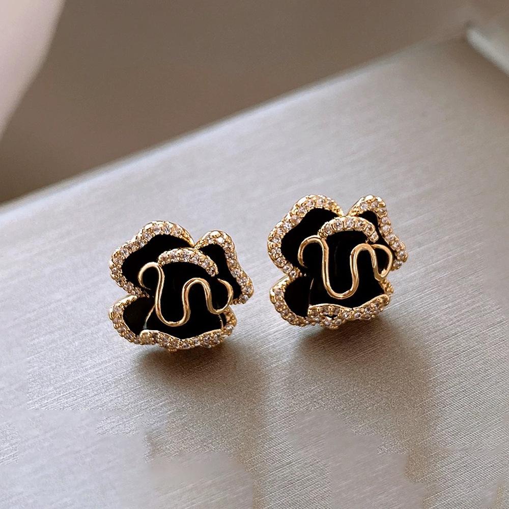 Elegant Black Diamond Silver Needle Earrings: High-End, Fashionable, Versatile Luxury