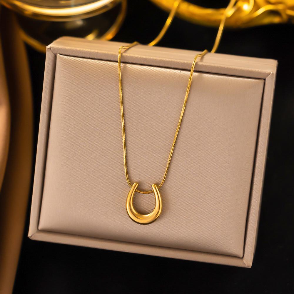 Elegant Titanium Steel Clavicle Necklace for Women - Trendy, Durable, and Fashionable