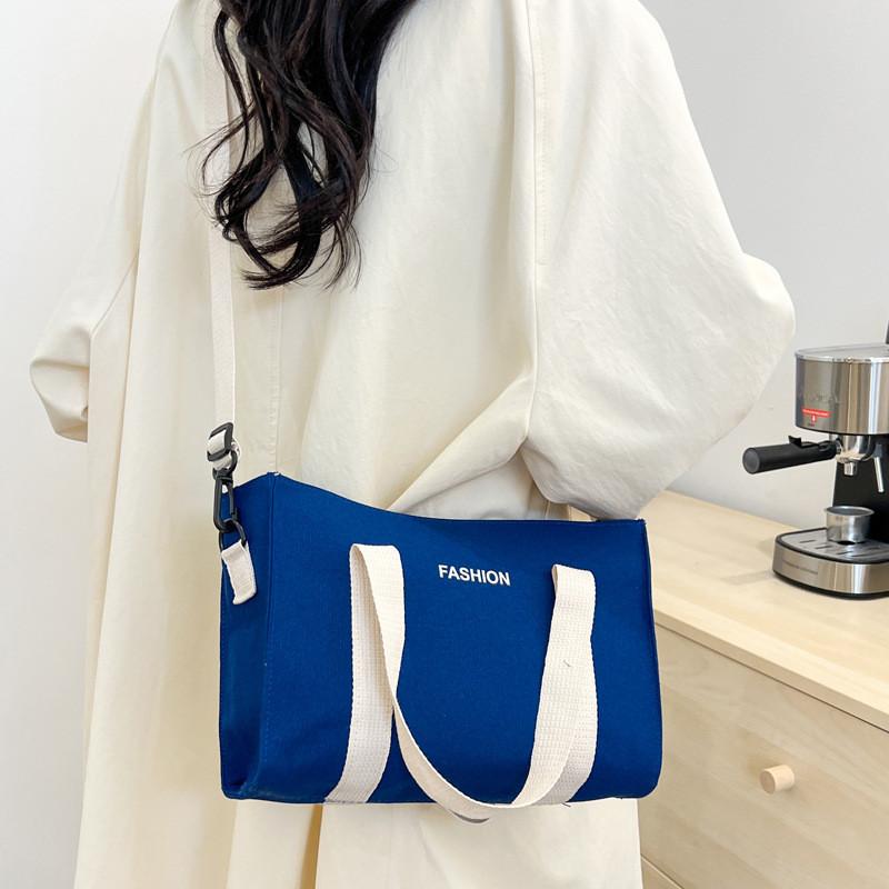 Trendy Large Capacity Shoulder Bag With Beautiful Design And Soft Fabric For Daily Fashion