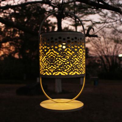 Solar-Eisen-Hängelaterne Vogelkäfig Blatt Stern Schmetterling Wasserdicht Außen Garten Dekoration Hohl Einfach Aufhängbar Landschaftsbeleuchtung für Terrasse Hof