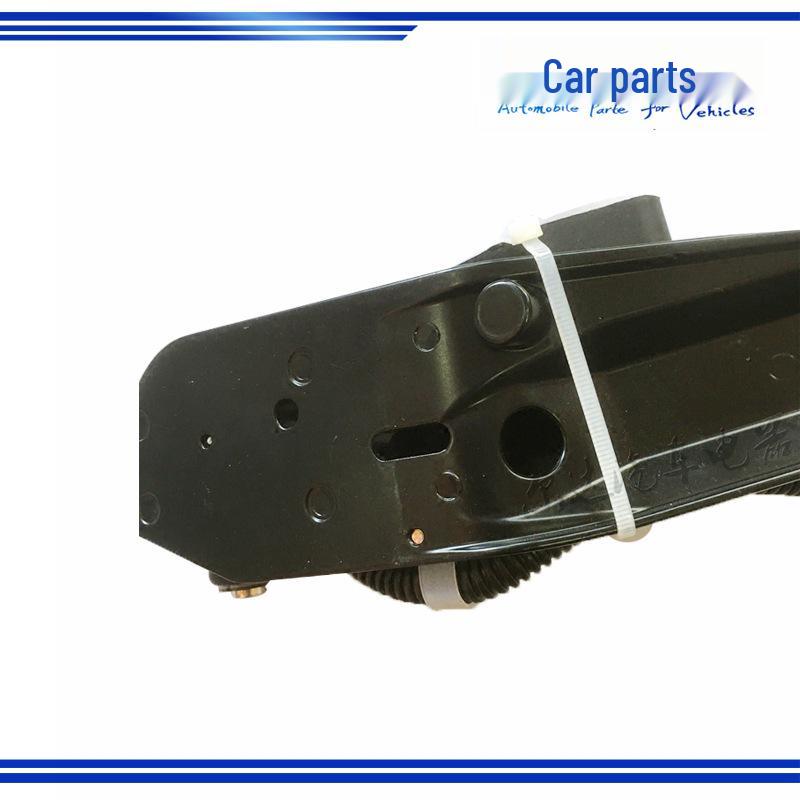 The 1108SZ12-001 is compatible with Yuejin light truck Iveco electronic throttle pedal assembly acceleration sensor.