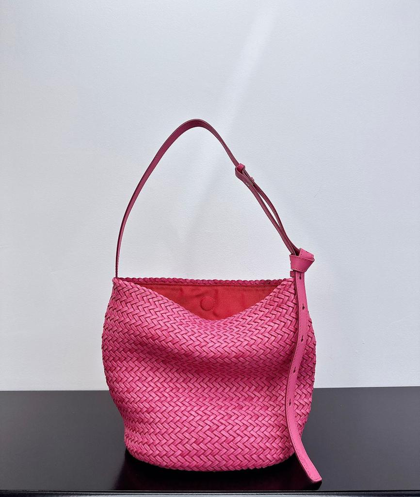 First layer vegetable tanned cowhide hand-woven bucket bag, high-end niche design, genuine leather single shoulder crossbody commuter bag for women