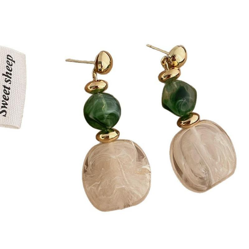 French Vintage Color-blocked Amber Acrylic Niche Design Earrings, Light Luxury and High-end Silver Needle Versatile Studs