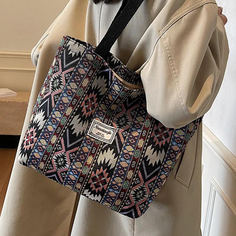 WTEMPO Casual Zipper Versatile Tote Shoulder Bags Women's Commuting Printed Handbags Ethnic Style Large Capacity Canvas Bags