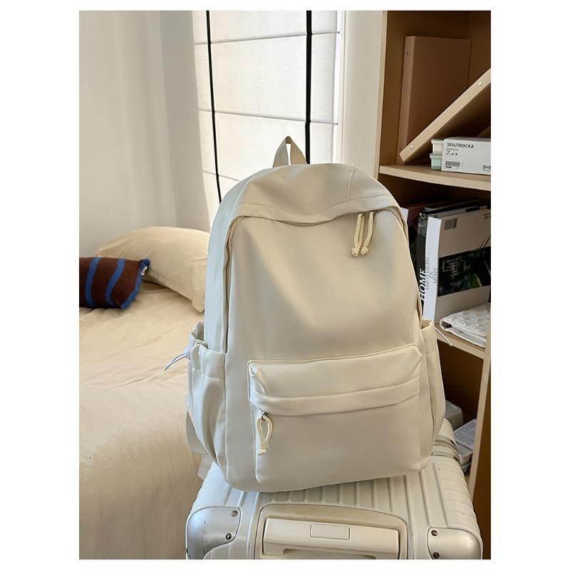 The new simple, fresh, cute, sweet, high-value, versatile, fashionable, lightweight and large-capacity backpack.