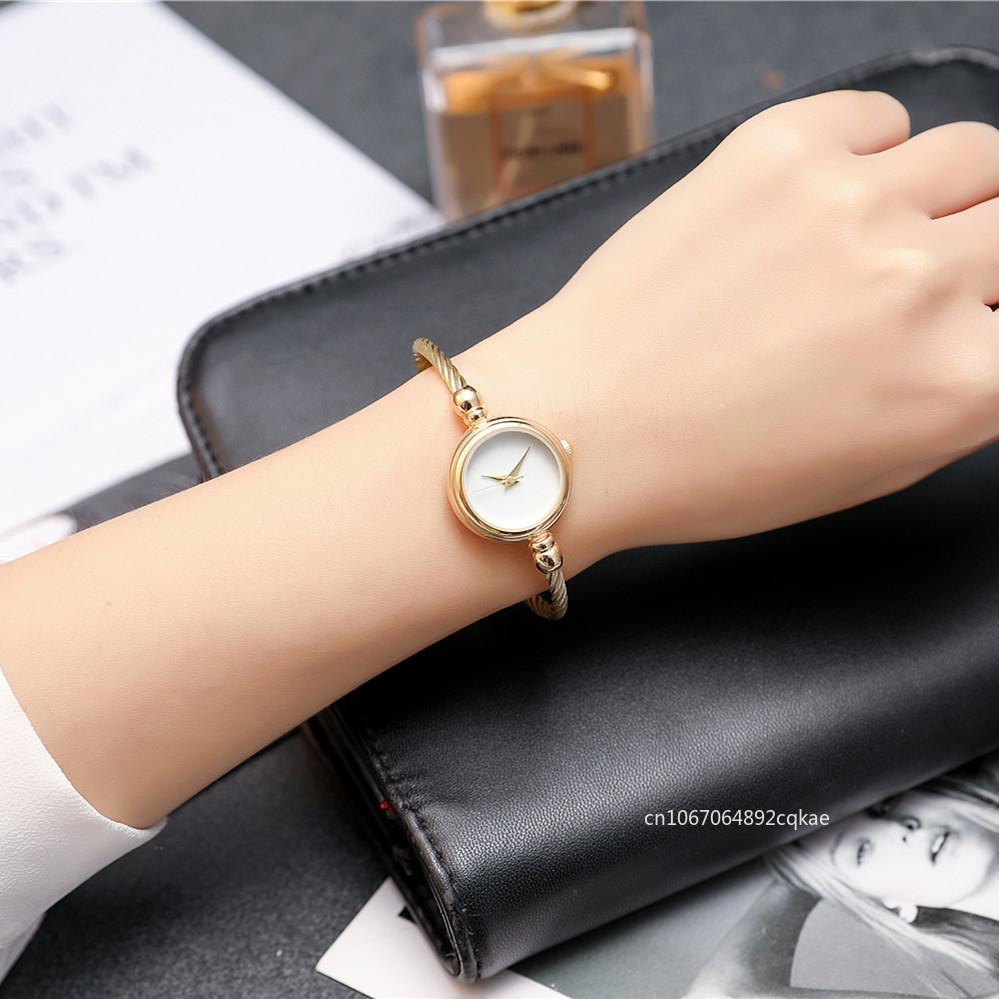 Luxury Fashion Women Golden Watch Wire Bracelet Charm Stainless Steel Retro Ladies Quartz Wristwatch Small Clock Casual Watches