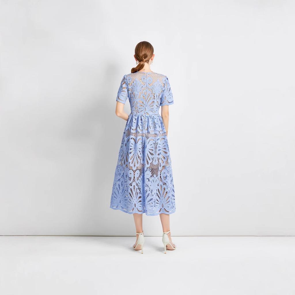 Hollow Niche Design Sense Splicing Water-soluble Lace Waist Thin Solid Color Dress