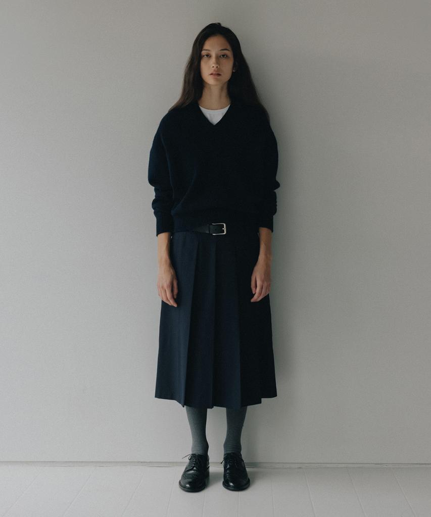 Beullaengkeulumumeon Fleur Pleated Wrap Skirt_Navy