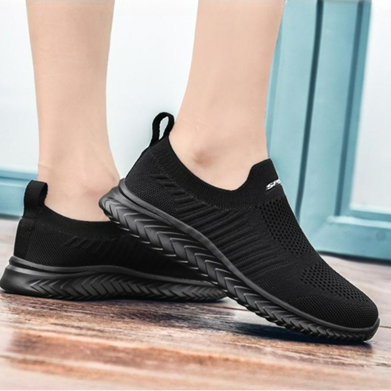 Fashion Men's Sneakers Lightweight Casual Shoes Mesh Soft Vulcanize Shoes Outdoor Fashion Couple Loafers Slip-on Plus Size Running Shoes