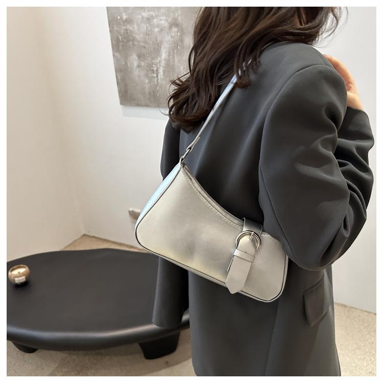 Chic Faux Leather Underarm Bag for Women Trendy Single Shoulder Crossbody Purse Fashionable French Style Daily Handbag CLE