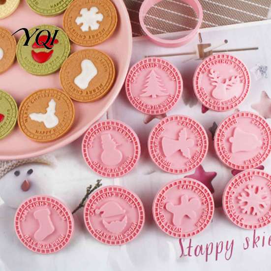 Creative Holiday Kitchen Gadgets 9 Pcs Christmas Cookie Cutter with Stamps Set, 3D Pressable Biscuit Plunger Mold, New Year Baking Tools Gingerbread
