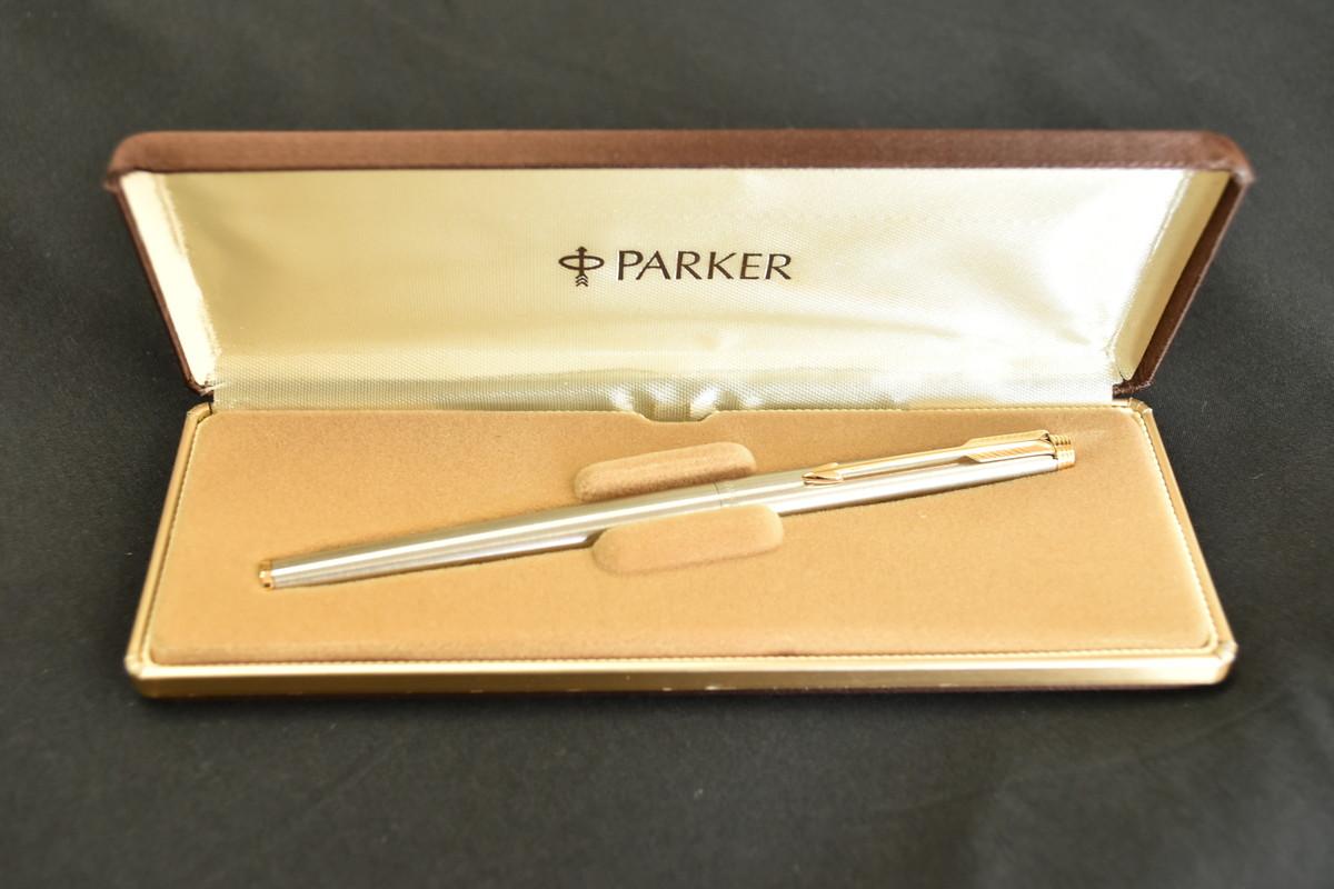 

Vintage Parker 180 Fountain Pen Double ribbed needle point Made in the USA