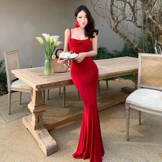 Royal sister temperament shows figure, retro red suspender dress is beautiful and unique, waist halter, hip wrap, fishtail skirt summer